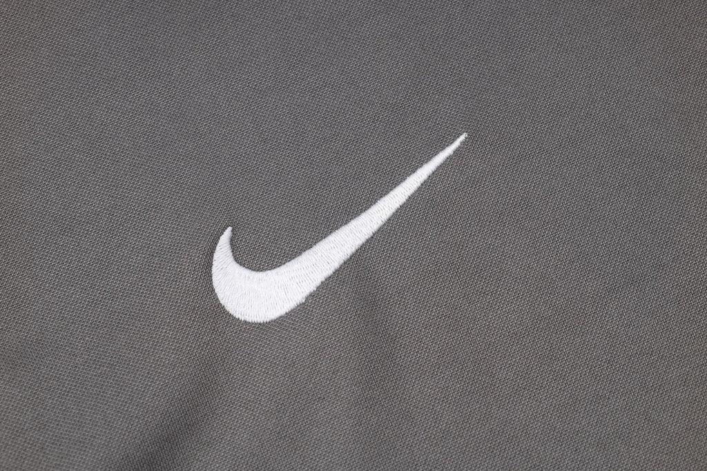 Tracksuit Kit - Detail