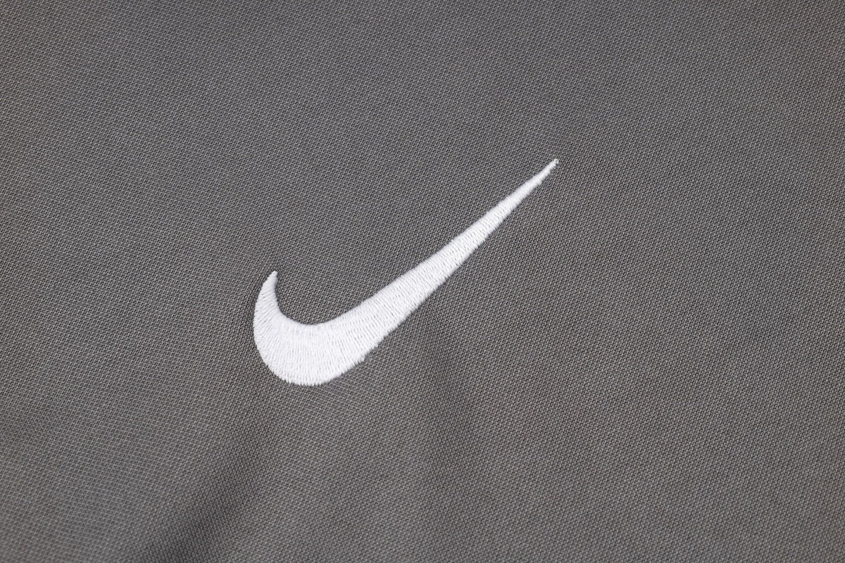 Tracksuit Kit - Detail