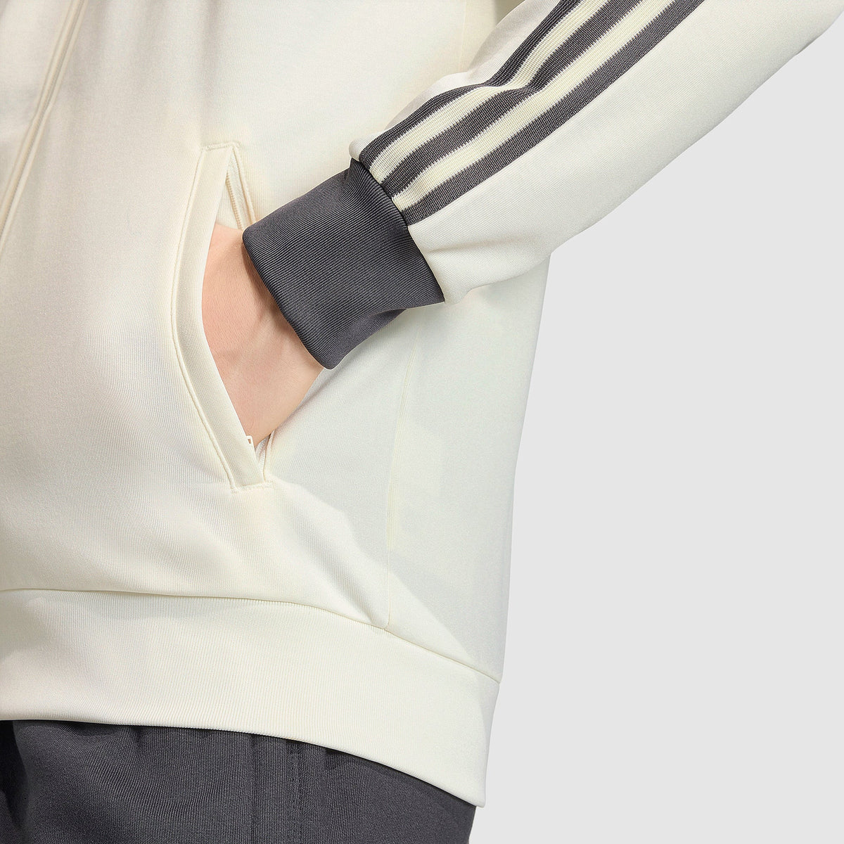 Jacket 24/25 - Detail 4