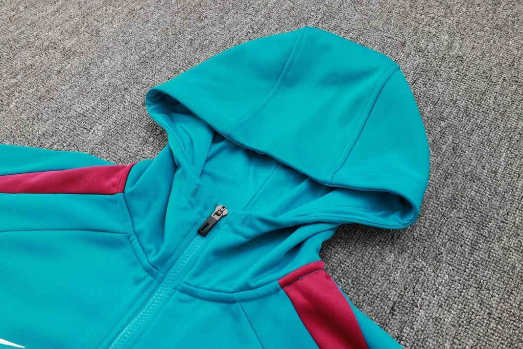 Tracksuit Kit - Detail