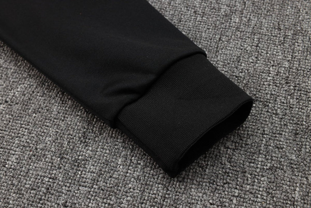 Tracksuit Kit - Detail