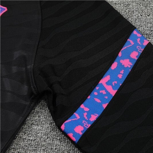 Special Edition Tracksuit Kit - Detail