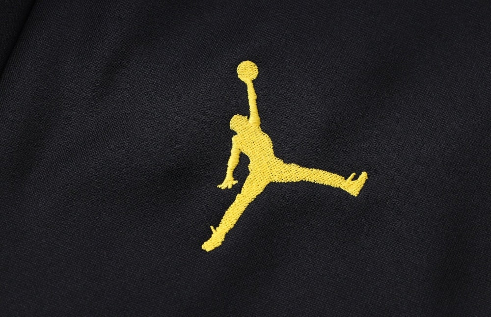 Tracksuit Kit - Detail
