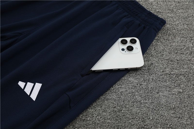 Special Edition Tracksuit Kit - Detail