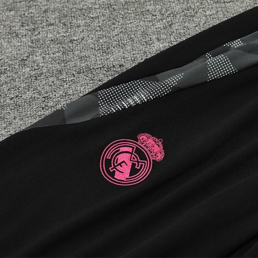 Special Edition Tracksuit Kit - Detail