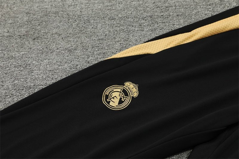 Special Edition Tracksuit Kit - Detail