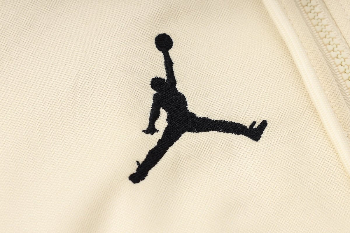 Tracksuit Kit - Detail