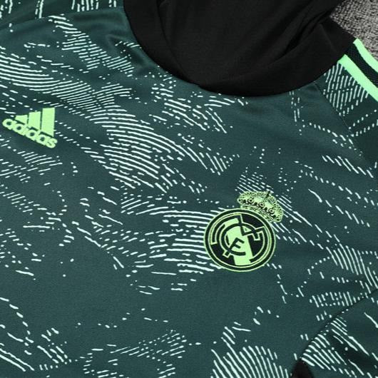 Special Edition Tracksuit Kit - Detail