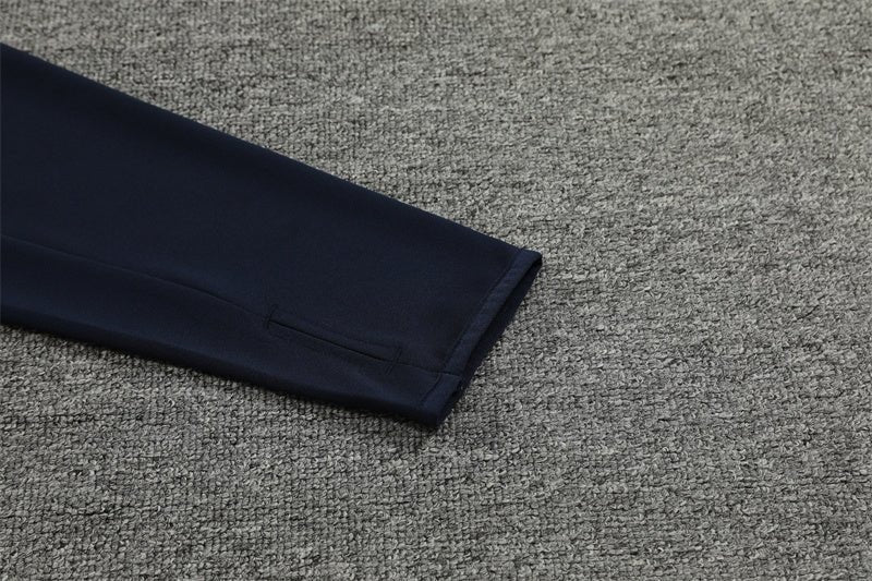 Special Edition Tracksuit Kit - Detail