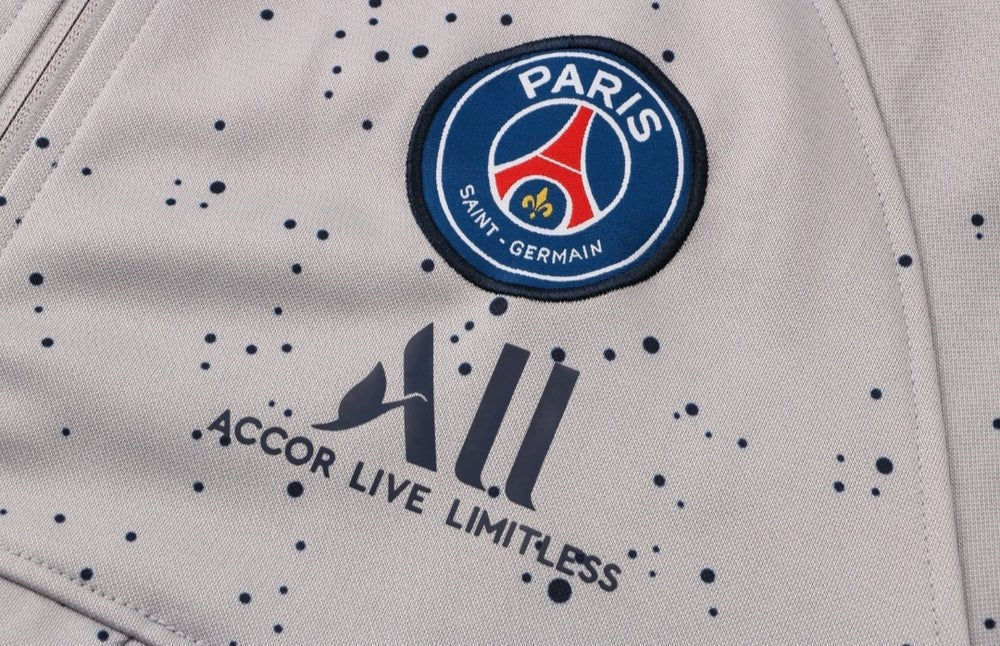 Tracksuit Kit - Detail