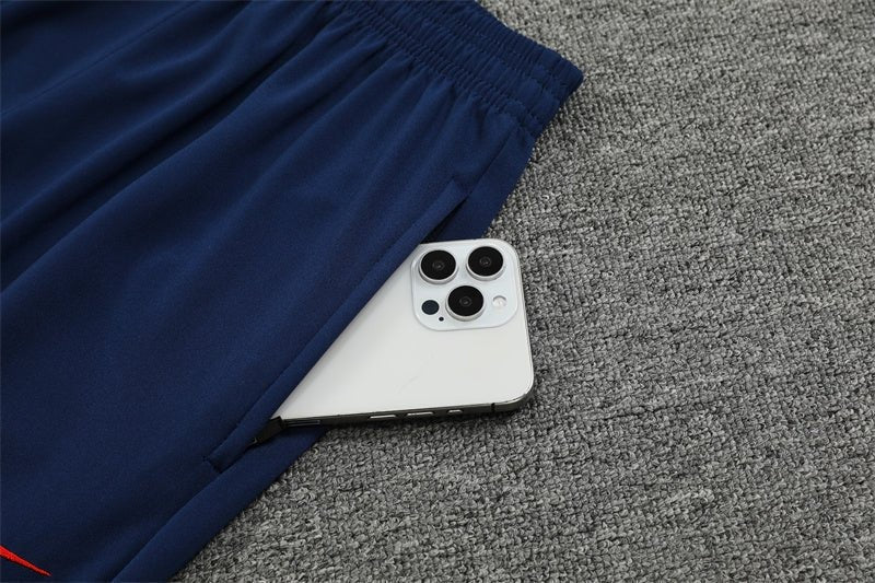 Special Edition Tracksuit Kit - Detail