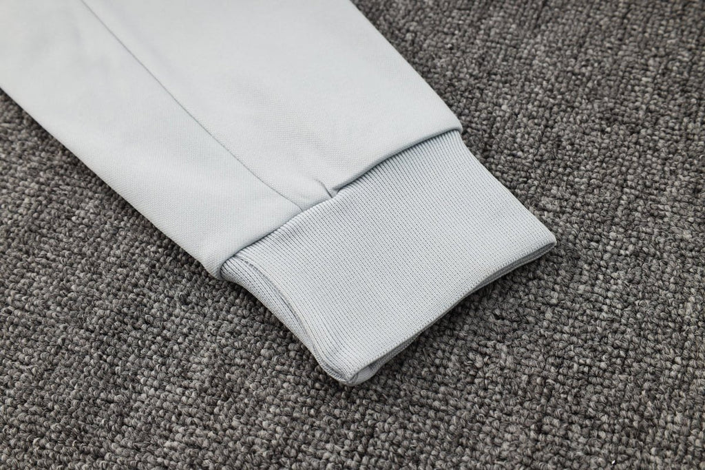 Tracksuit Kit - Detail