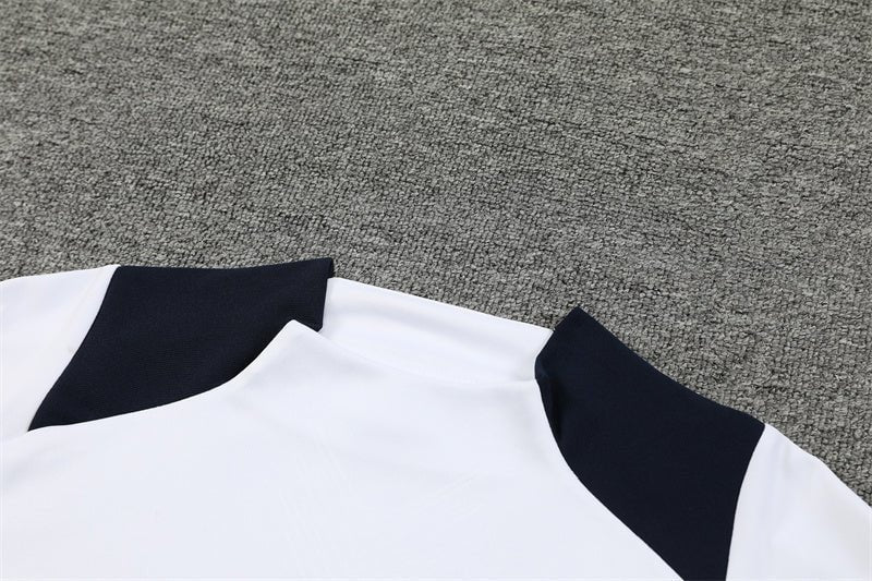 Special Edition Tracksuit Kit - Detail
