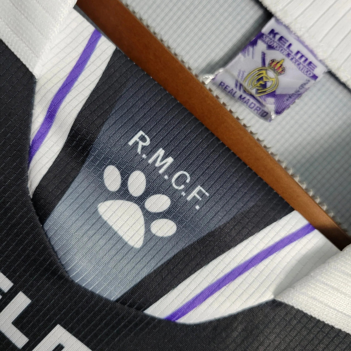 Retro Away 1997/98 Shirt - View 4
