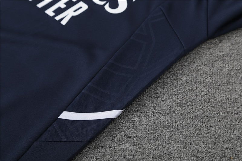 Special Edition Tracksuit Kit - Detail