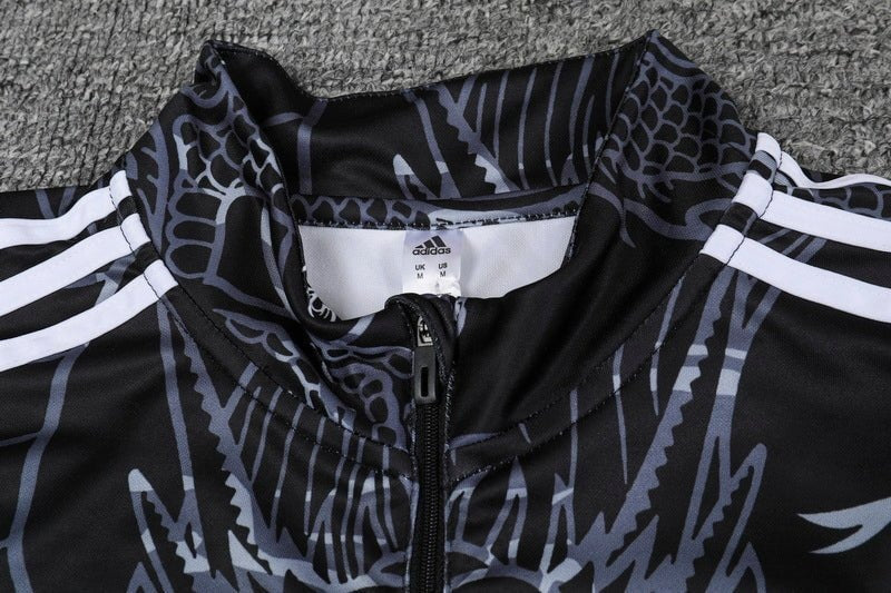 Special Edition Tracksuit Kit - Detail