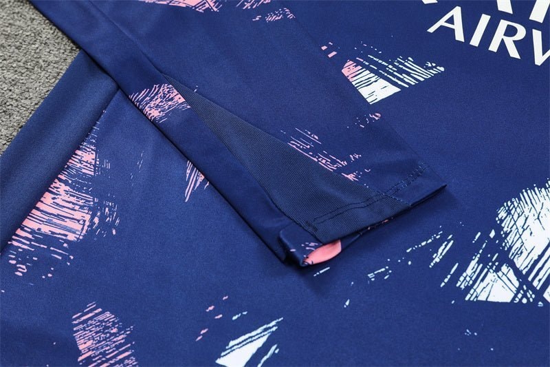 Special Edition Tracksuit Kit - Detail