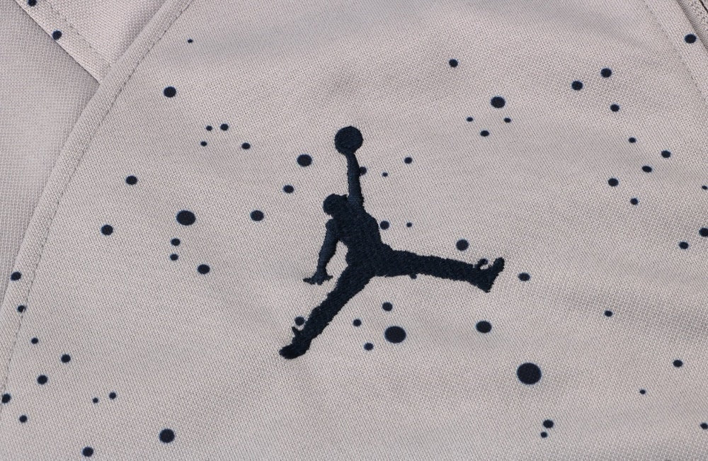 Tracksuit Kit - Detail