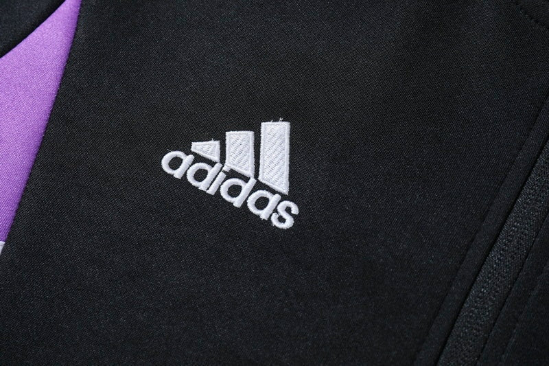 Special Edition Tracksuit Kit - Detail