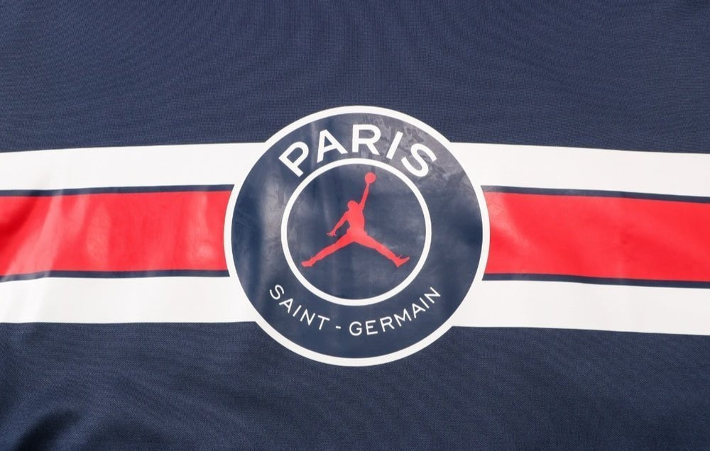 Tracksuit Kit - Detail