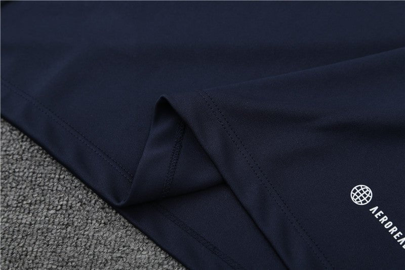Special Edition Tracksuit Kit - Detail