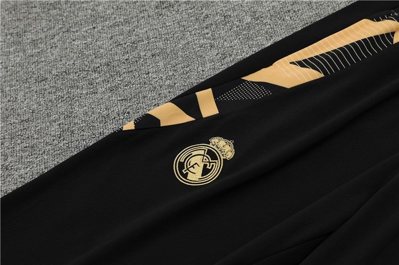 Special Edition Tracksuit Kit - Detail