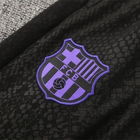 Special Edition Tracksuit Kit - Detail