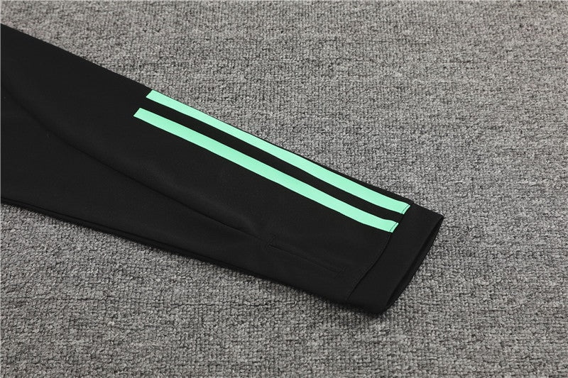 Special Edition Tracksuit Kit - Detail