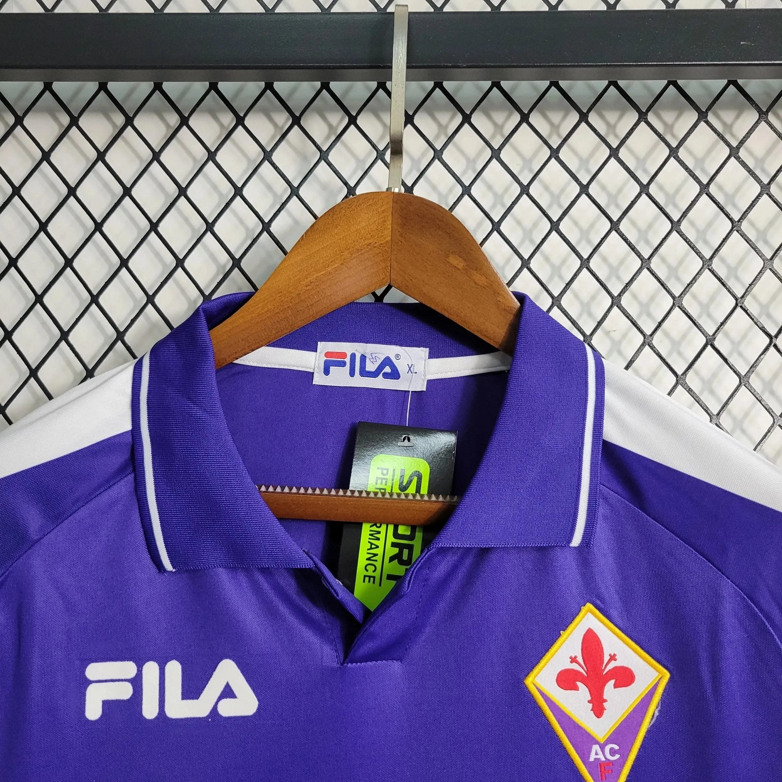 Viola 98/99 Retro Home Shirt - View 9