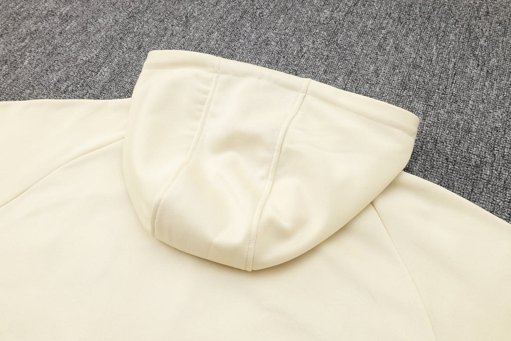 Tracksuit Kit - Detail