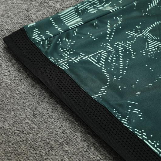 Special Edition Tracksuit Kit - Detail