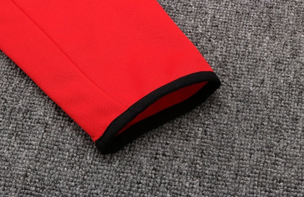 Tracksuit Kit - Detail