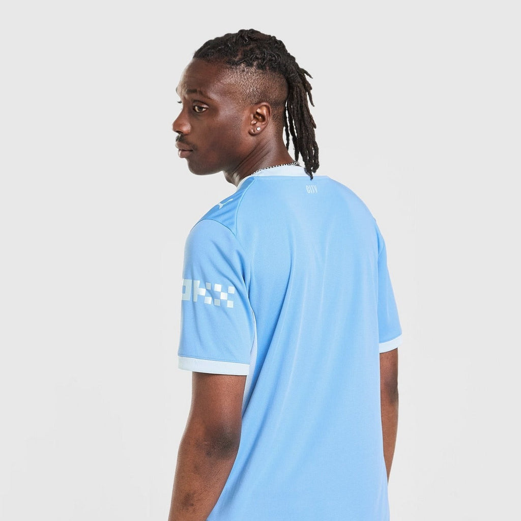 Home 26/27 Men’s Shirt - Back Modeled