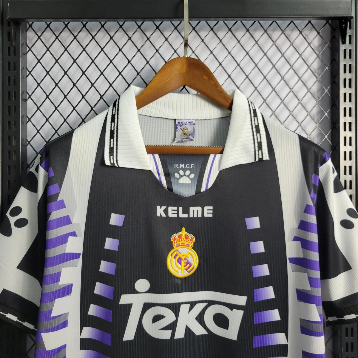 Retro Away 1997/98 Shirt - View 7