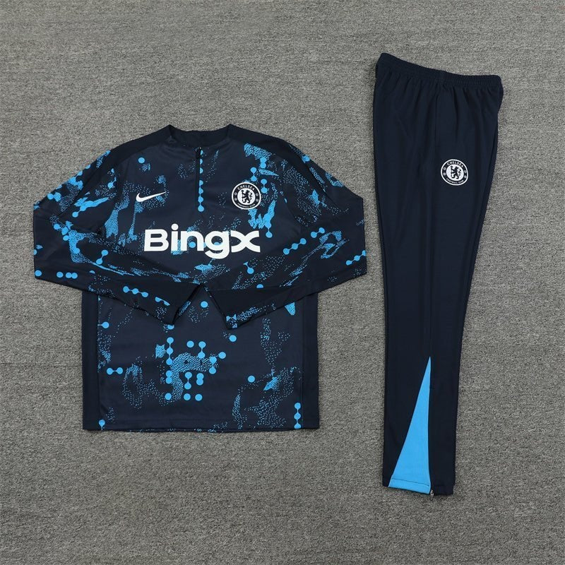 Special Edition Tracksuit Kit - Detail