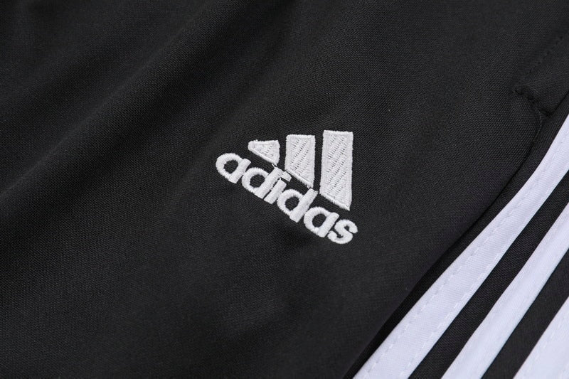 Special Edition Tracksuit Kit - Detail
