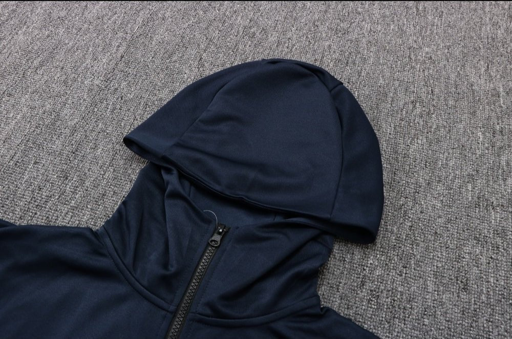 Tracksuit Kit - Detail