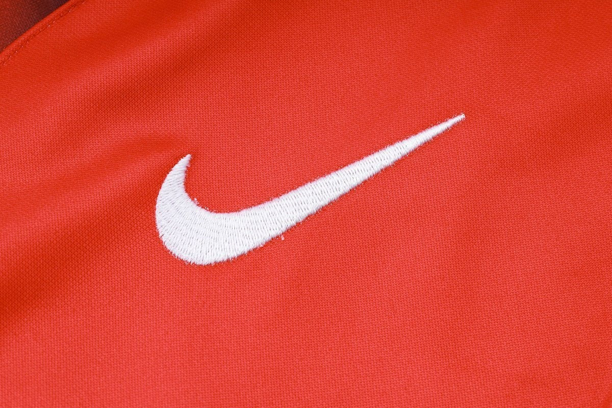 Tracksuit Kit - Detail