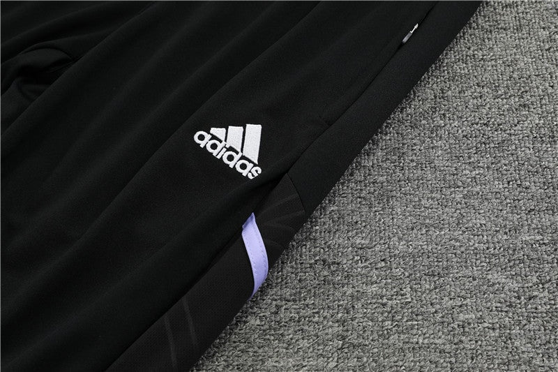 Special Edition Tracksuit Kit - Detail