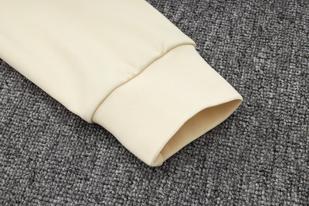 Tracksuit Kit - Detail