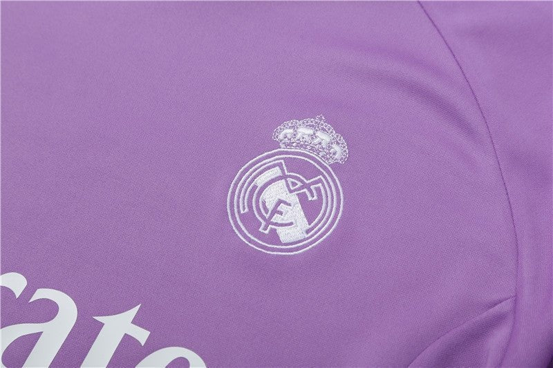 Special Edition Tracksuit Kit - Detail