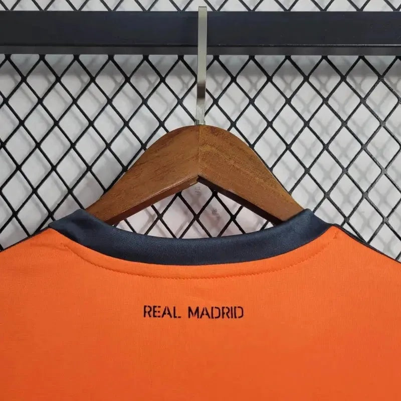 2 2013/14 Retro Away Long Sleeve Shirt - View 9