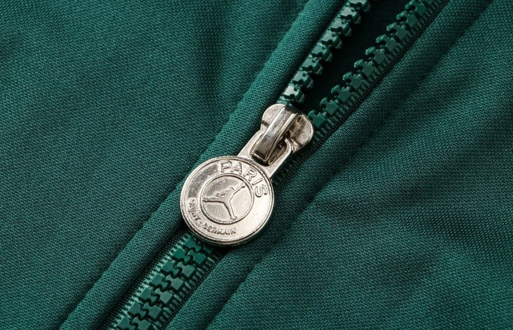 Tracksuit Kit - Detail