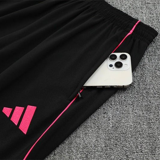 Special Edition Tracksuit Kit - Detail