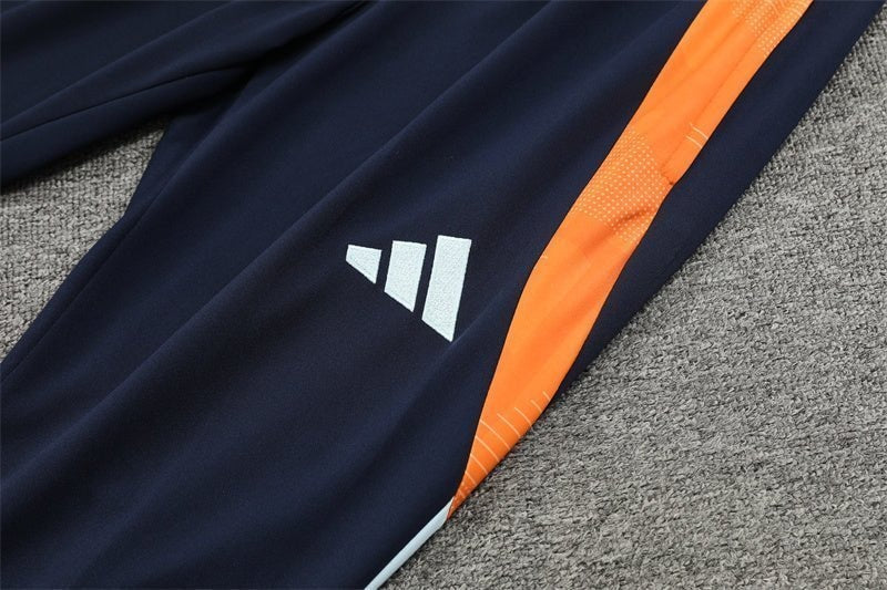 Special Edition Tracksuit Kit - Detail