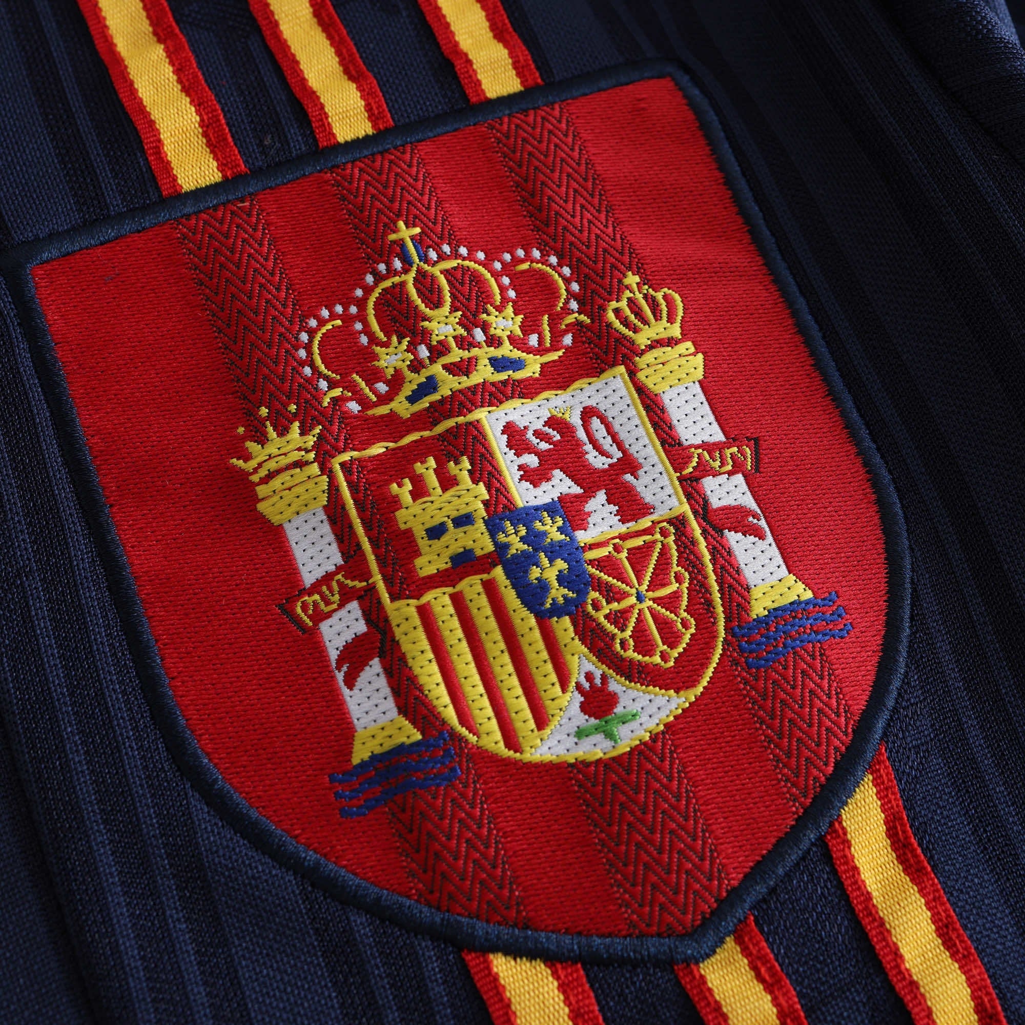 Spain 1996 Retro Away Shirt - View 4