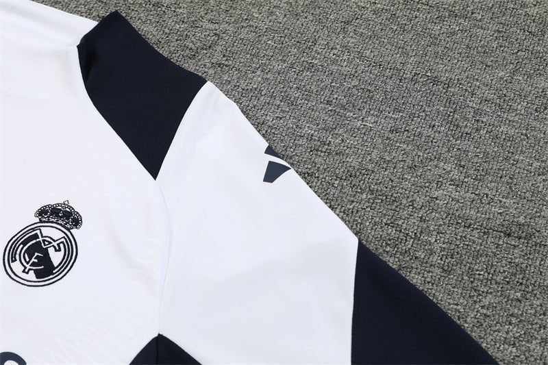 Special Edition Tracksuit Kit - Detail