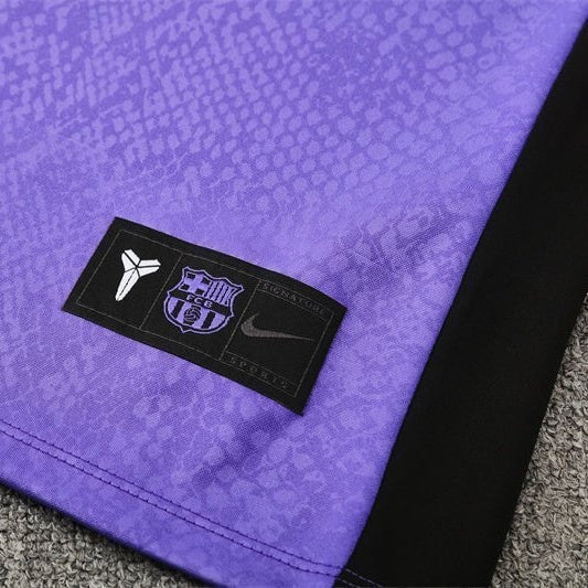 Special Edition Tracksuit Kit - Detail