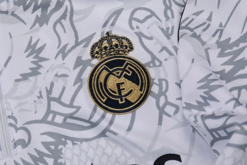 Special Edition Tracksuit Kit - Detail