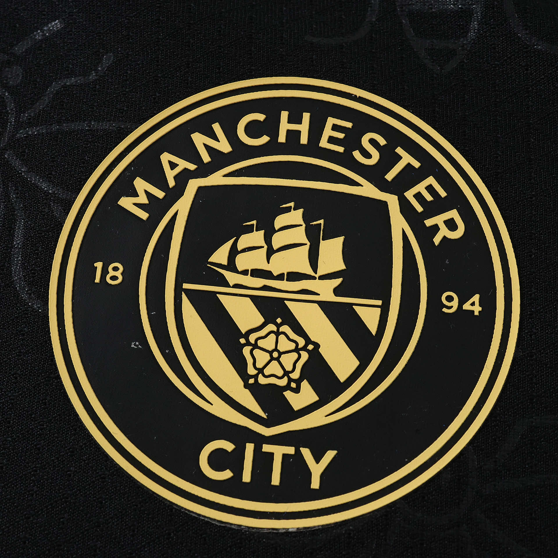 Away 26/27 Player Edition Long Sleeve Shirt - Club Crest